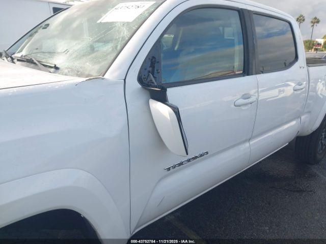 Toyota Tacoma Sr5 V6 Image 11