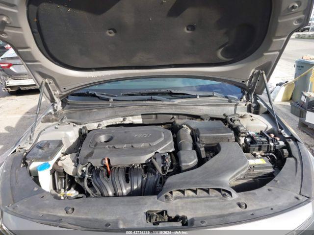 Kia Optima Lx Image 9