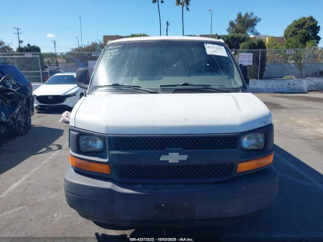 Chevrolet Express Image 3