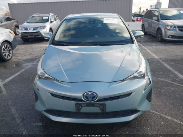 Toyota Prius Two Image 12