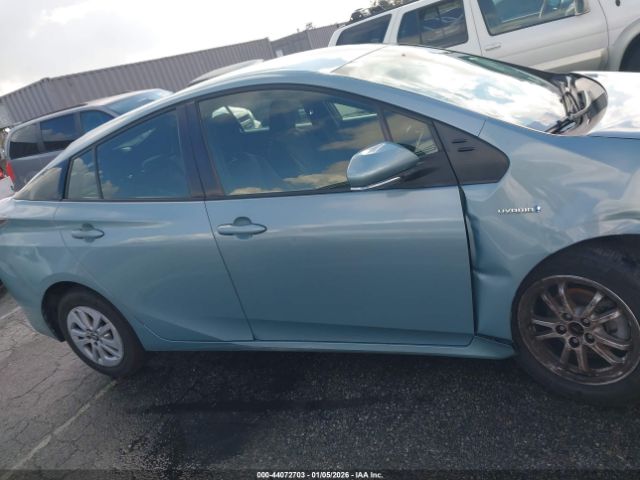 Toyota Prius Two Image 13