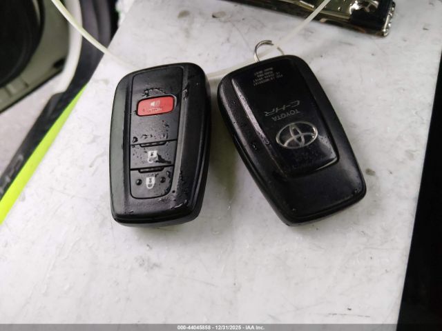 Toyota C-HR Xle Image 8