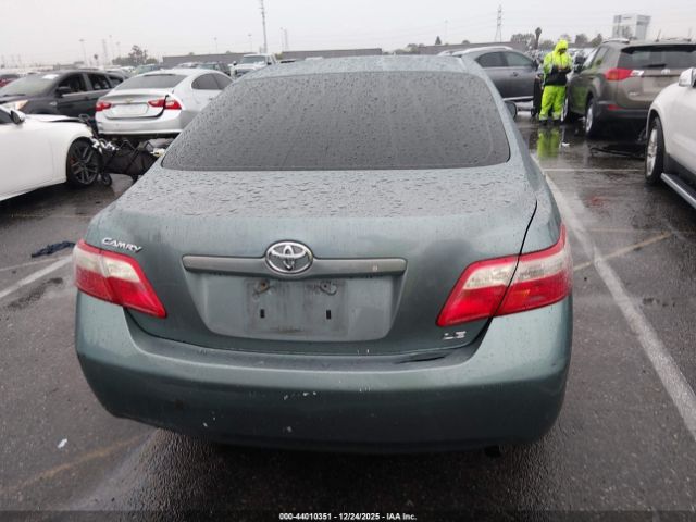 Toyota Camry Le Image 13