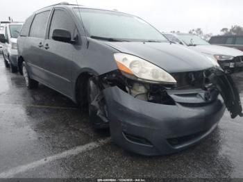  Salvage Toyota Sienna