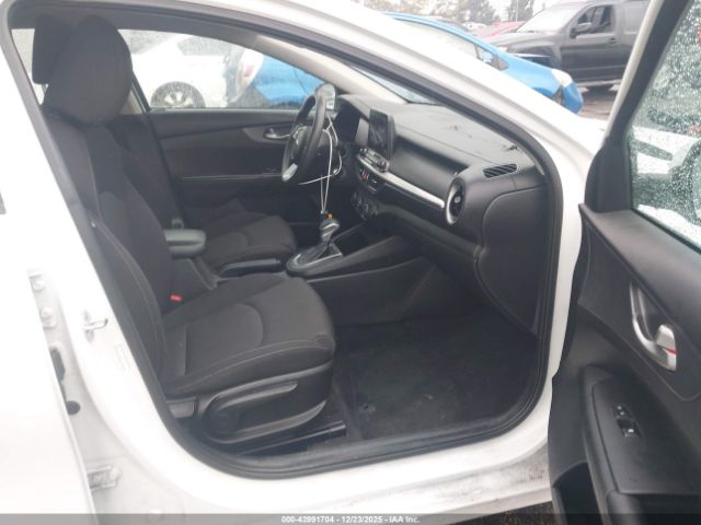 Kia Forte Lxs Image 3