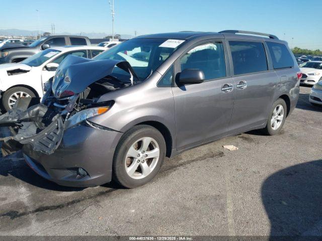 Toyota Sienna Xle 8 Passenger Image 5