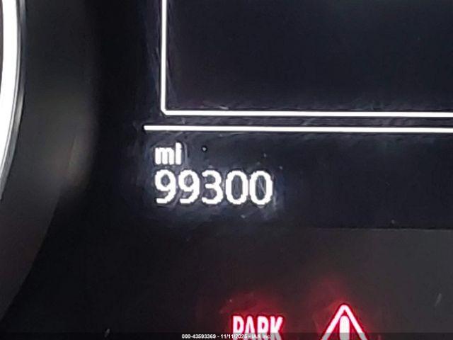 Volkswagen Golf S Image 8