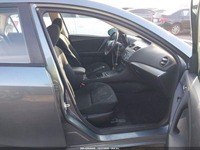 Mazda Mazda3 I Touring Image 9