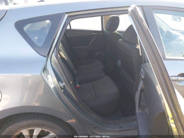 Mazda Mazda3 I Touring Image 2