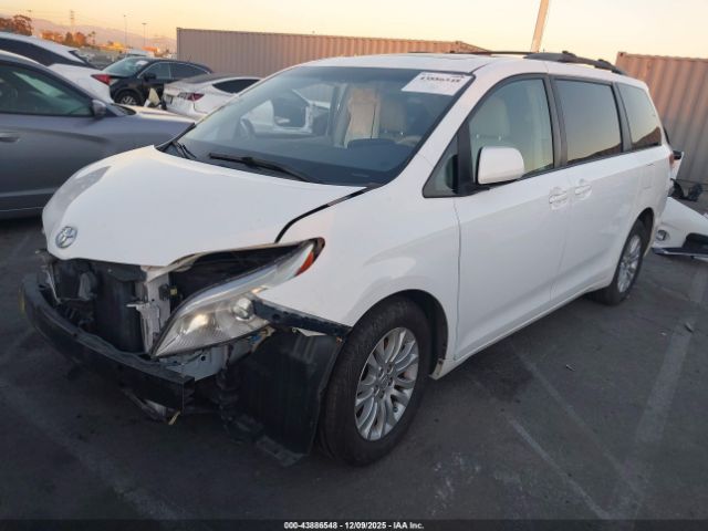 Toyota Sienna Xle V6 8 Passenger Image 2