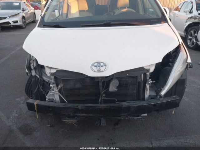 Toyota Sienna Xle V6 8 Passenger Image 6