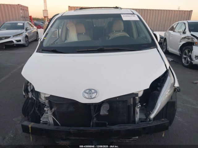 Toyota Sienna Xle V6 8 Passenger Image 11