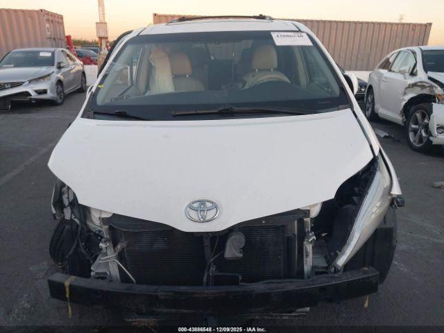 Toyota Sienna Xle V6 8 Passenger Image 11