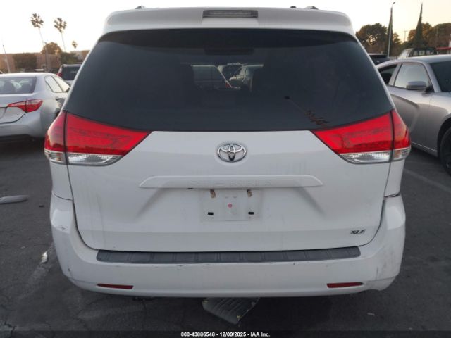 Toyota Sienna Xle V6 8 Passenger Image 15