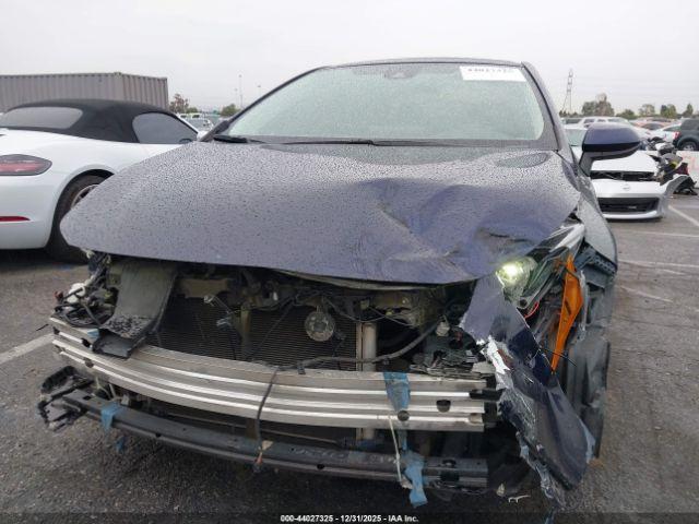 Toyota Corolla Le Image 2