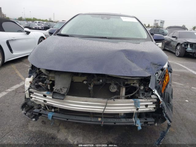 Toyota Corolla Le Image 9