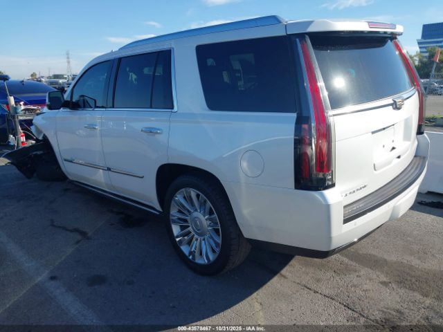 Cadillac Escalade Platinum Image 2