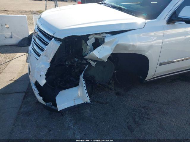 Cadillac Escalade Platinum Image 4