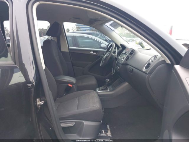 Volkswagen Tiguan S Image 4