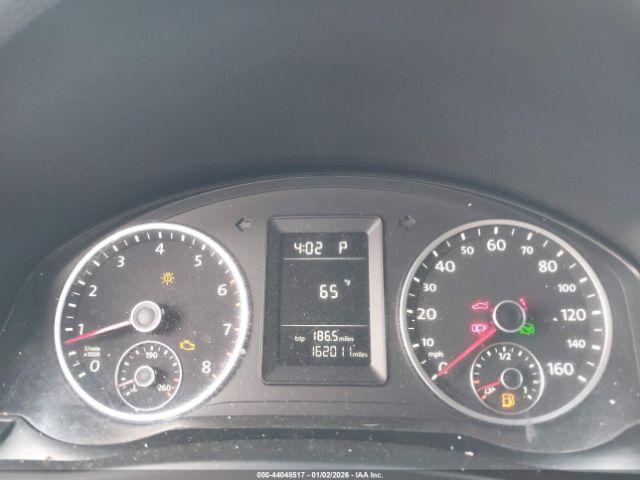 Volkswagen Tiguan S Image 6