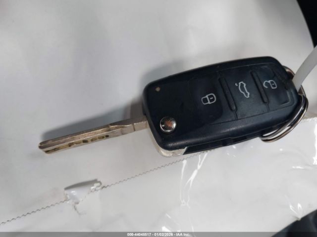 Volkswagen Tiguan S Image 7