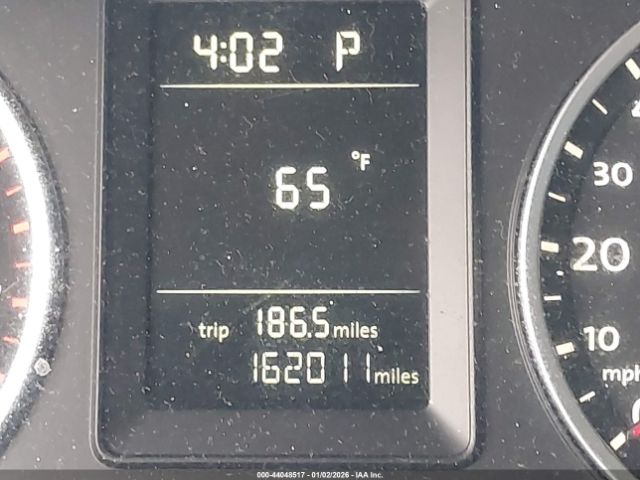 Volkswagen Tiguan S Image 8