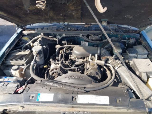 Chevrolet S-10 Ls Fleetside Image 2