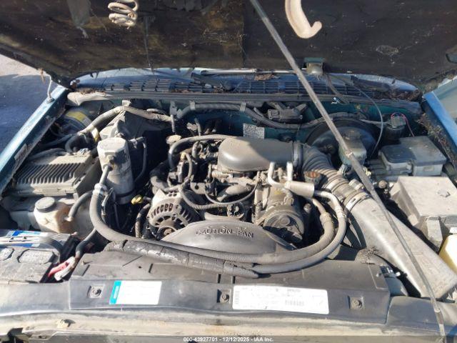 Chevrolet S-10 Ls Fleetside Image 2