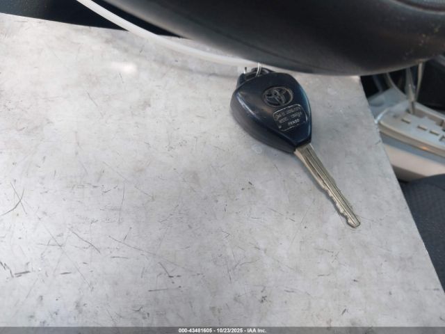 Toyota Corolla S Image 4