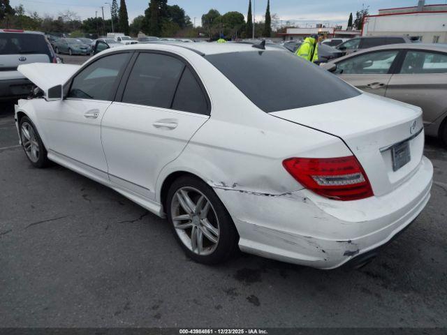Mercedes-Benz C-Class Sport Image 6