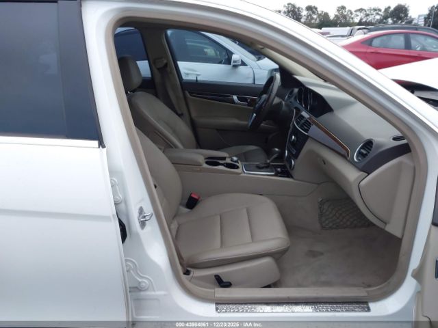 Mercedes-Benz C-Class Sport Image 7