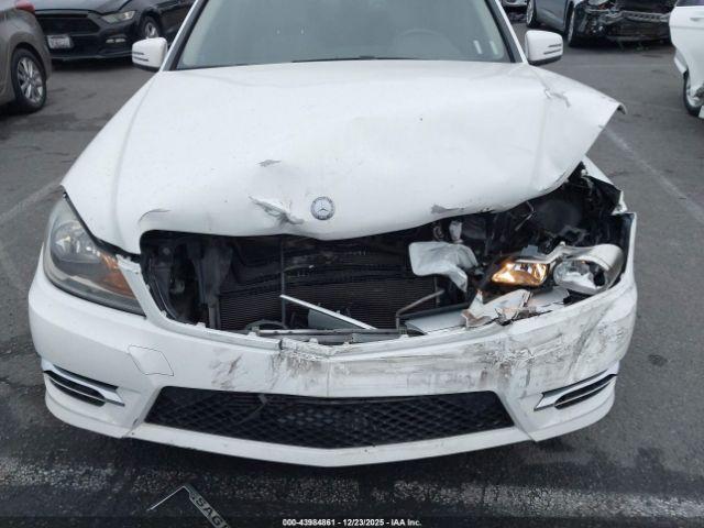 Mercedes-Benz C-Class Sport Image 3