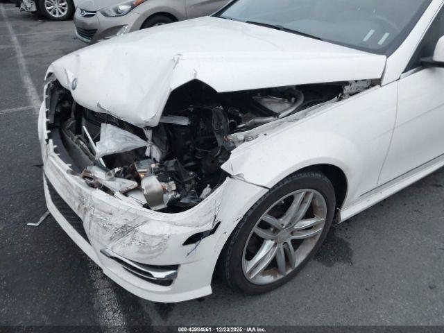 Mercedes-Benz C-Class Sport Image 11