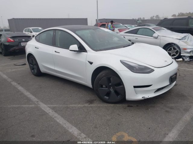 Tesla Model 3 Rear-wheel Drive Image 1