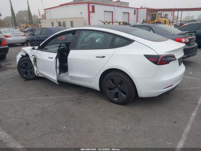 Tesla Model 3 Rear-wheel Drive Image 16
