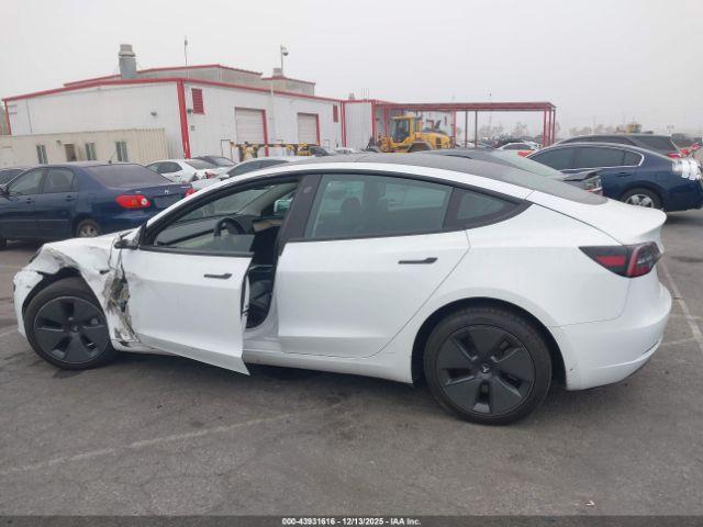 Tesla Model 3 Rear-wheel Drive Image 9