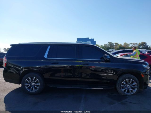 Chevrolet Suburban 2wd Lt Image 10