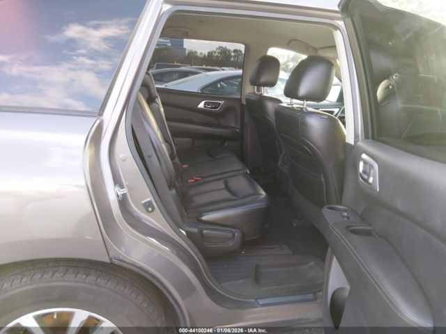 Nissan Pathfinder Sl Image 7