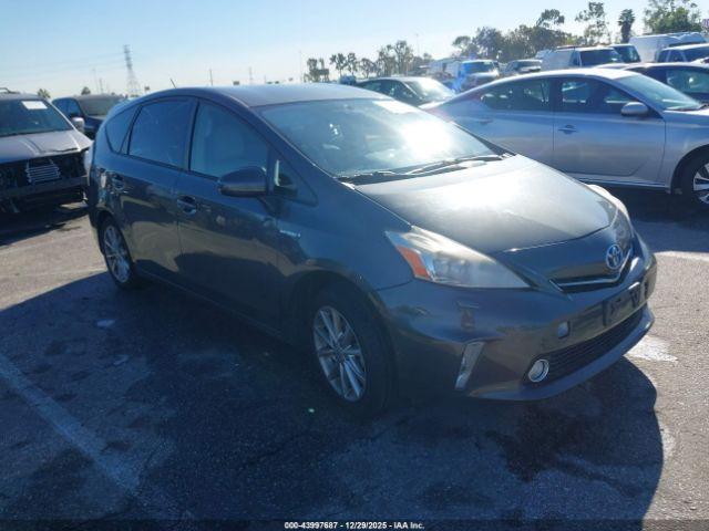  Salvage Toyota Prius v