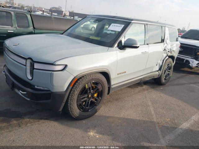 Rivian R1s Adventure Image 16
