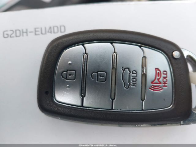 Hyundai ELANTRA Sport Image 3