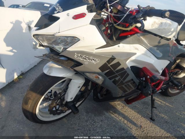 Kawasaki Zx636-e Image 8