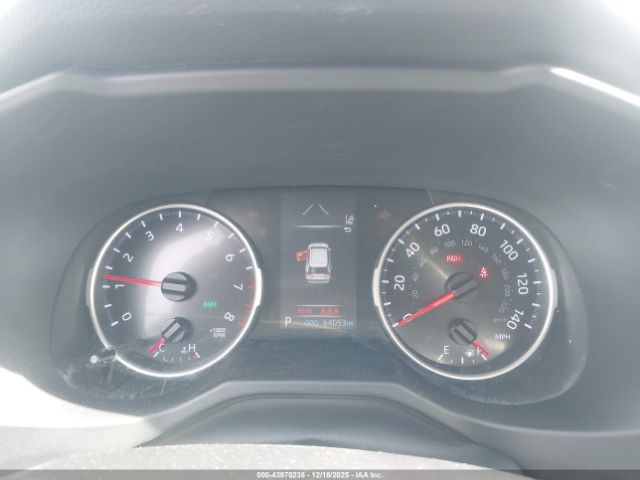 Toyota RAV4 Xle Premium Image 3