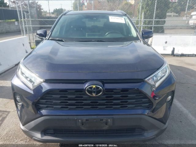 Toyota RAV4 Xle Premium Image 5