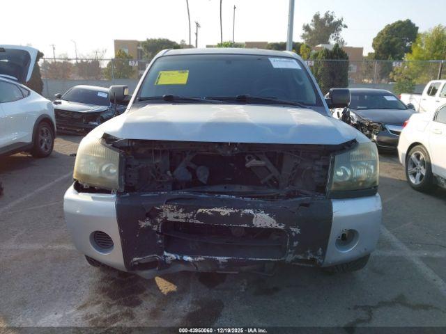 Nissan Titan Xe Image 12