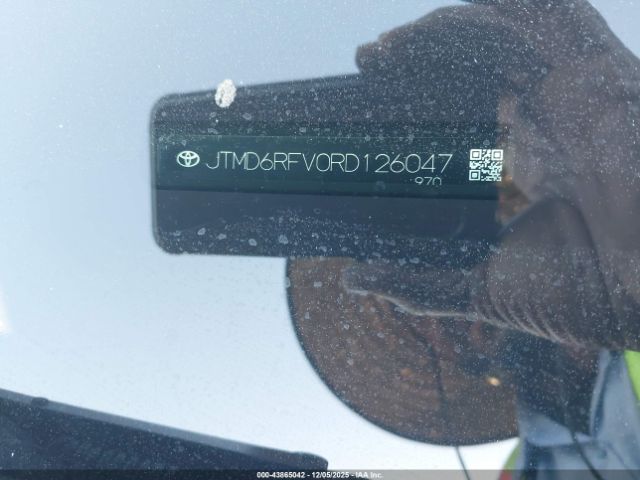 Toyota RAV4 Limited Image 10