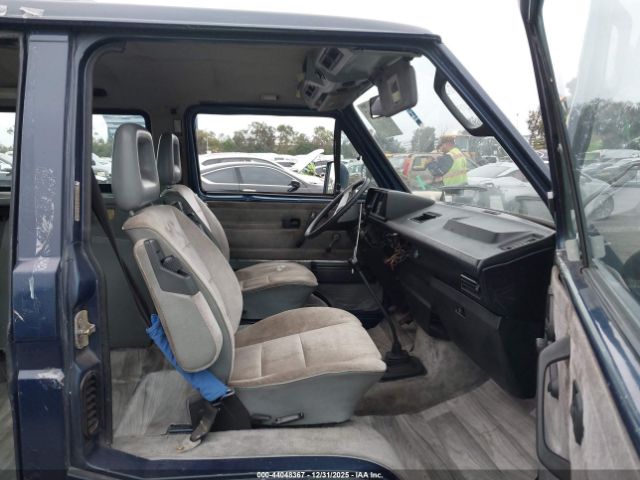 Volkswagen Vanagon Bus Image 2