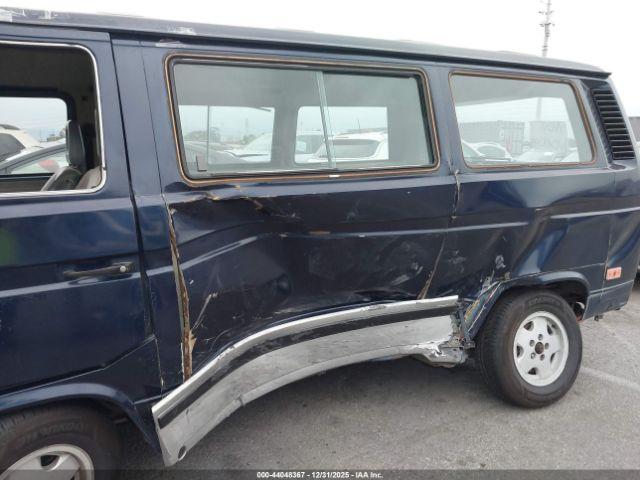 Volkswagen Vanagon Bus Image 7