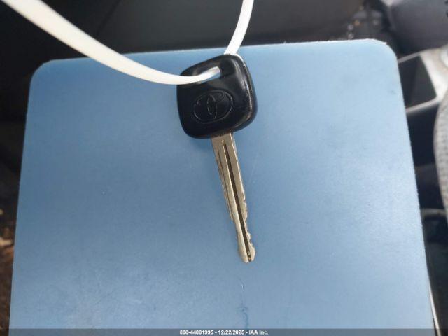 Toyota Matrix Standard Image 12