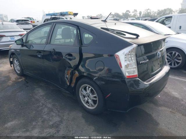 Toyota Prius Two Image 16